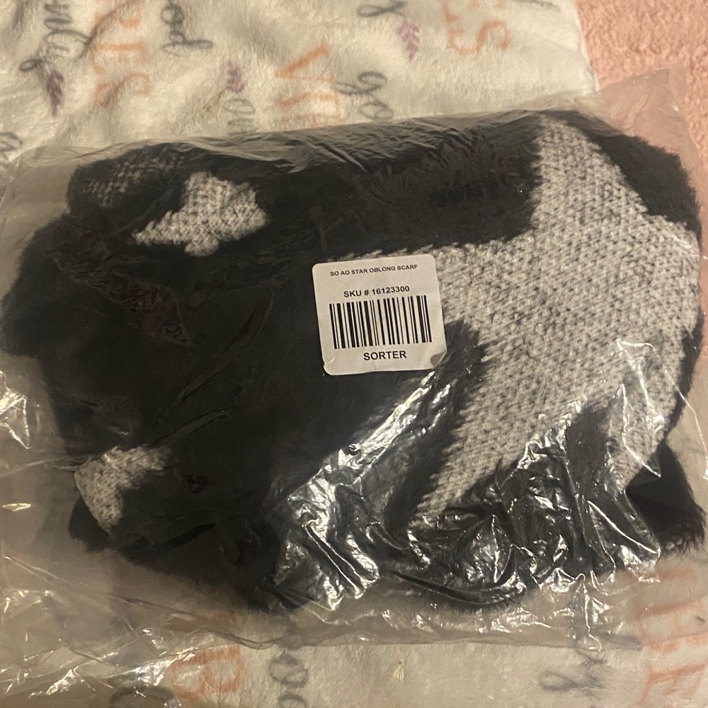Torrid Black and White Star Scarf - Picture 6 of 6